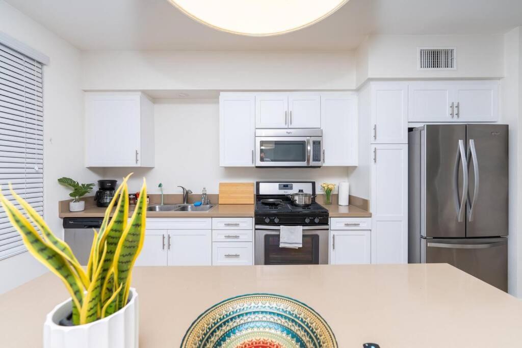 Amazing 2 Bedroom 7 Min From Disneyland W Free Parking Anaheim Exteriér fotografie